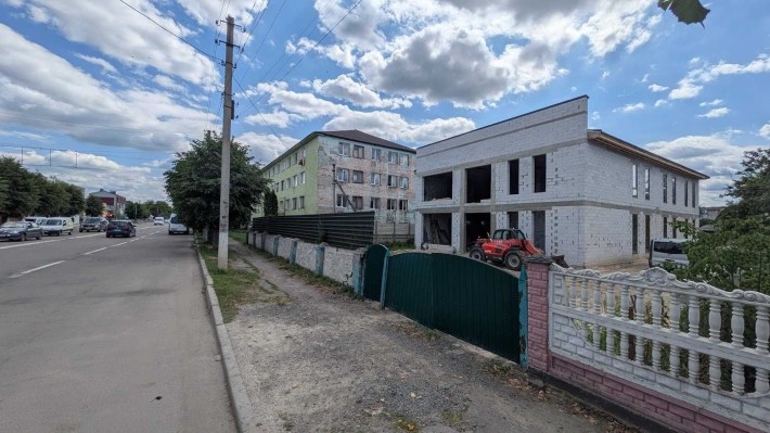Оренда комерційного приміщення у місті Сарни 300 м2 - фото 1