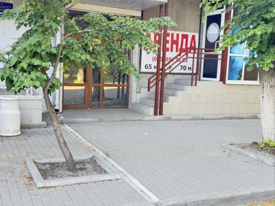 Сдам помещение центр площадь СЛАВЯНСК .магазин кафе офис