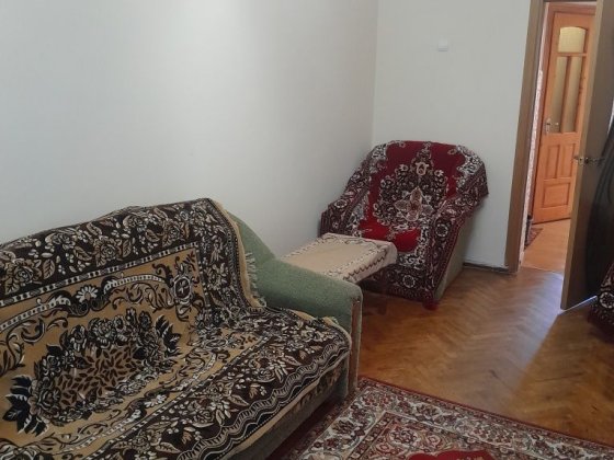 Продається 1-кімнатна квартира,  майже в центрі з простором терасою. Сокаль