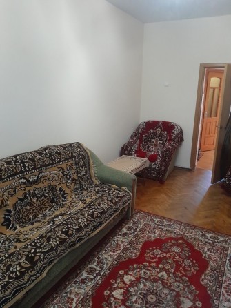 Продається 1-кімнатна квартира,  майже в центрі з простором терасою. - фото 1