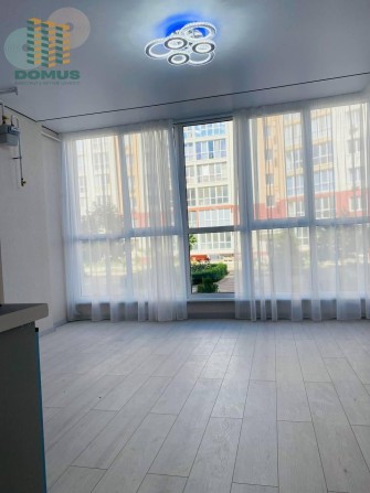 Продам 1 комн в ЖК Розенталь! Новый ремонт. Кухонная мебель! - фото 1