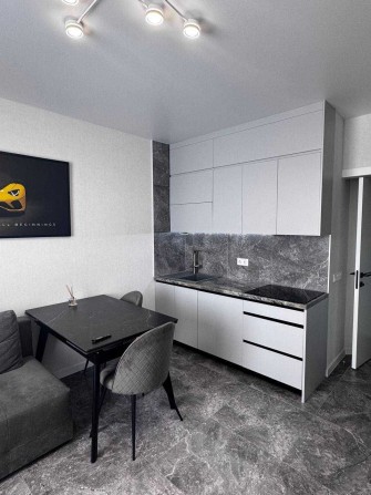 Продам НОВУЮ, СОВРЕМЕННУЮ Квартиру с Балконом в КАДОРР на ул. Сахарова - фото 1