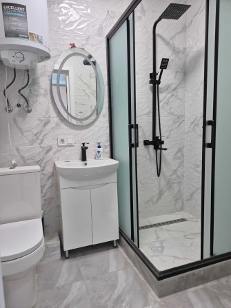 Продам 1 кімнатну квартиру з ремонтом ЖК Акварель 2 на Таїрова - фото 1
