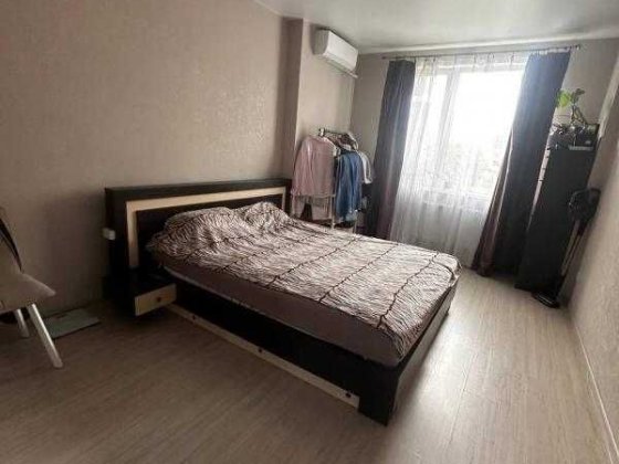 В продажу 2 квартира з свіжим ремонтом на першому поверсі  -  7 Небо, вул. Проїздна Авангард