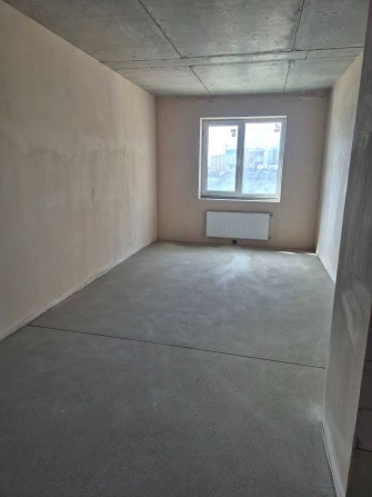 Продам 1-комнатную  квартиру в ЖК "Кадор"  на ул. Сахарова. Низкий этаж! - фото 1
