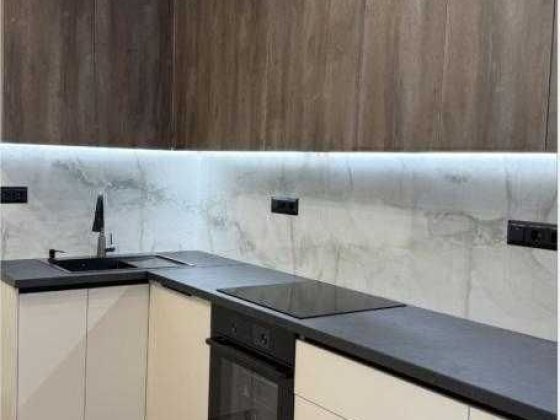 Продам 2 кімнатну 5 поверх новий ремонт меблі техніка Крыжановка