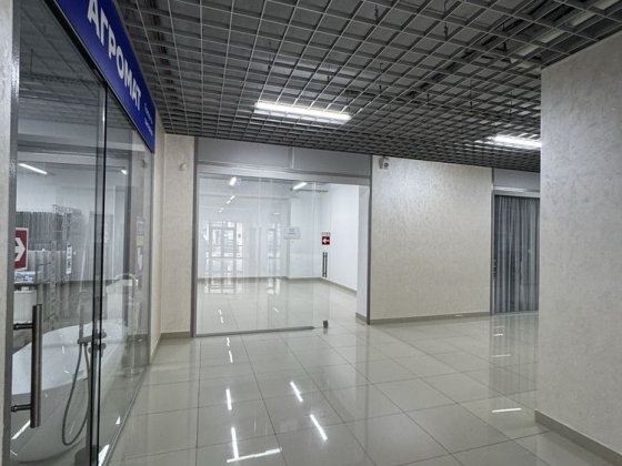 Оренда  приміщення в торговому центрі Стрый
