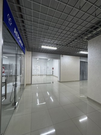 Оренда  приміщення в торговому центрі - фото 1