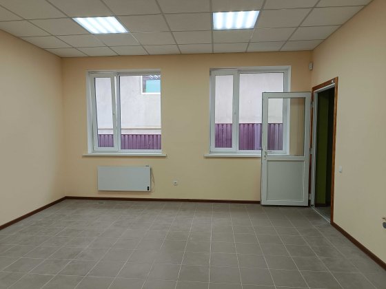 Здається окреме приміщення 30 кв.м під комерцію р-н вул. Виговського, ремонт, свій санвузол, сигналі Умань