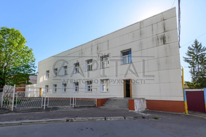 Аренда отдельно стоящего здания 595м2, ул. Нова, Фастов - фото 1