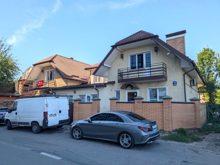 Оренда офісних приміщень по 150 м² у центрі Луцька  (район Яровиці) - фото 1