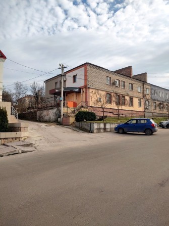 Комерційне приміщення з великою терасою під вашу концепціїю - фото 1