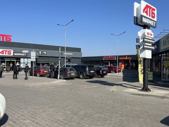 Торгові приміщення 60м,33м,70м Черняхов