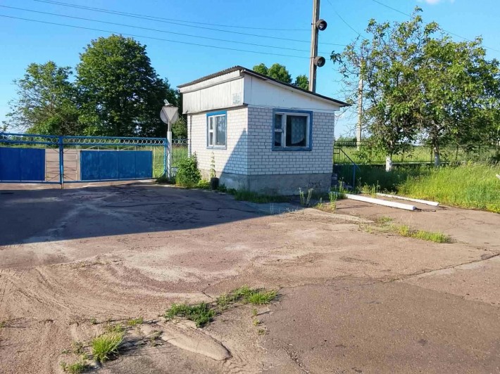 Оренда промислової бази 2080 м² із великим майданчиком 2.26 га в смт Хорошів - фото 1