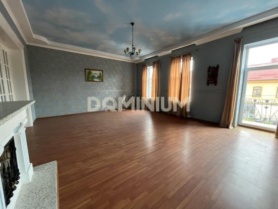 Оренда просторого приміщення 286 м² у самому центрі міста з можливістю проживання Тячев