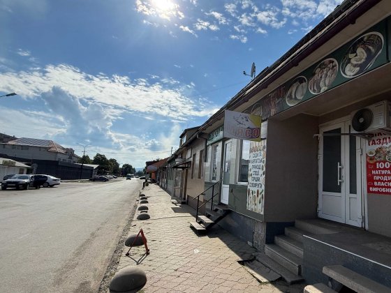 Оренда фасадного комерційного приміщення навпроти центрального ринку, Свалява Свалява