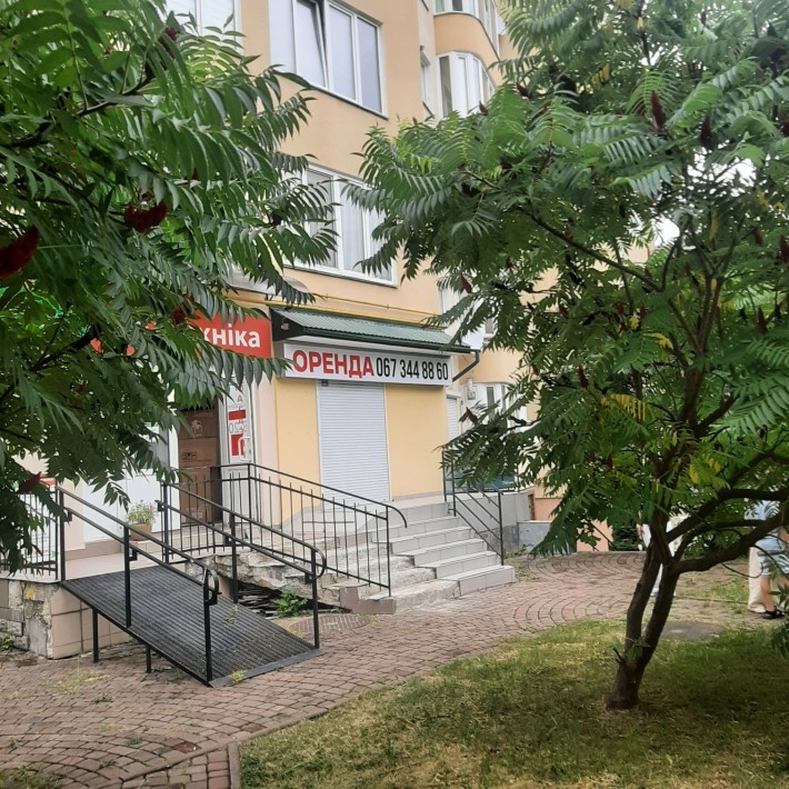 Приміщення на 1-му поверсі 80 м.кв.з ремонтом - фото 1