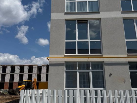 Оренда фасадного  комерційного приміщення з власним двориком в ЖК «Санвіль Парк», с. Святопетрівське Святопетрівське