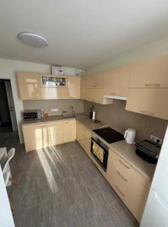 Продам 1 ком квартира на среднем этаже в Радужном масиве - фото 1