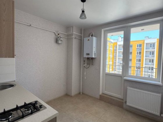 Продам 1 кімнатну квартиру 7 небо з кладовкою Авангард