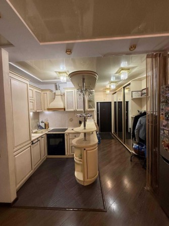 Продам квартиру на радужном 2 ком 66 м2 низкий этаж - фото 1