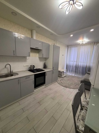 Продам квартиру в ЖК Розенталь недорого, новый дом, газ - фото 1