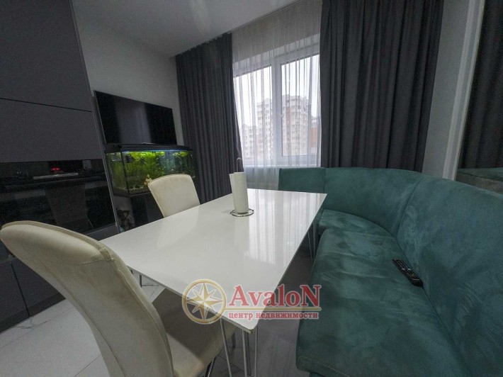 Срочно продам 3-х ком. 100 кв.м квартиру в ЖК на Сахарова! Цена 125 000 у.е - фото 1