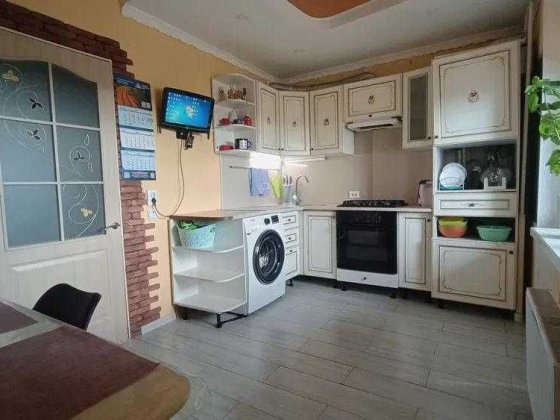 Продається простора двокімнатна квартира в новобудові. Супрунівка