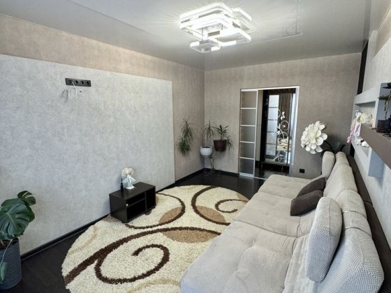 Продам 3-кімнатну квартиру в самому центрі міста Костополь