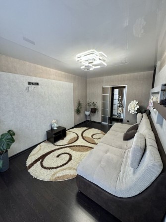 Продам 3-кімнатну квартиру в самому центрі міста - фото 1