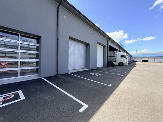 Оренда‼️Склад/виробництво 255 м² + офіси 280 м² , 21 км Житомирської траси, Стоянка