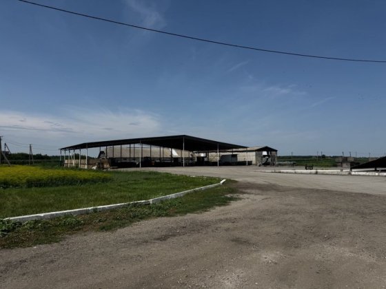 Оренда - відритої площі 20,000 м², критих складів 7,000 м²