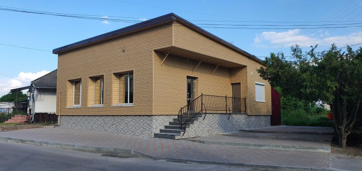 Здам в оренду приміщення в самому центрі селища - фото 1
