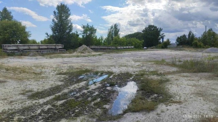 Автономна база  в м. Гадяч: величезна закрита територія 2.5 га під будь-який бізнес - фото 1