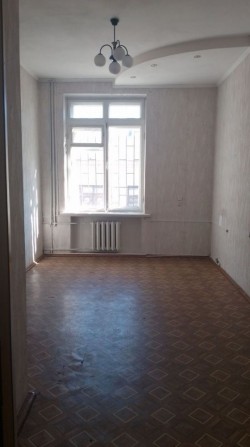 Здається в оренду нежитлове приміщення в центрі Пирятина 17.3 м2 - фото 1