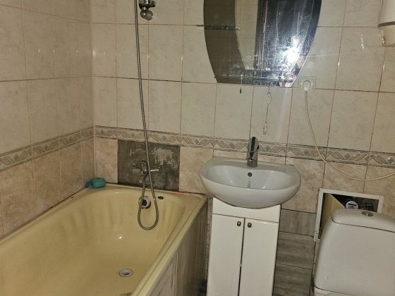 Продажу однокімнатну квартиру продам Путивль