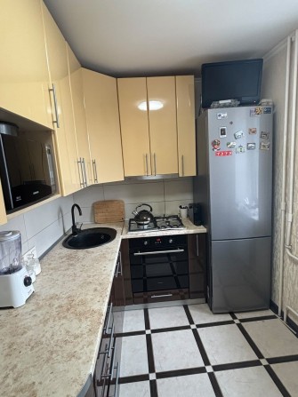 Продам 2 кімнатну квартиу - фото 1