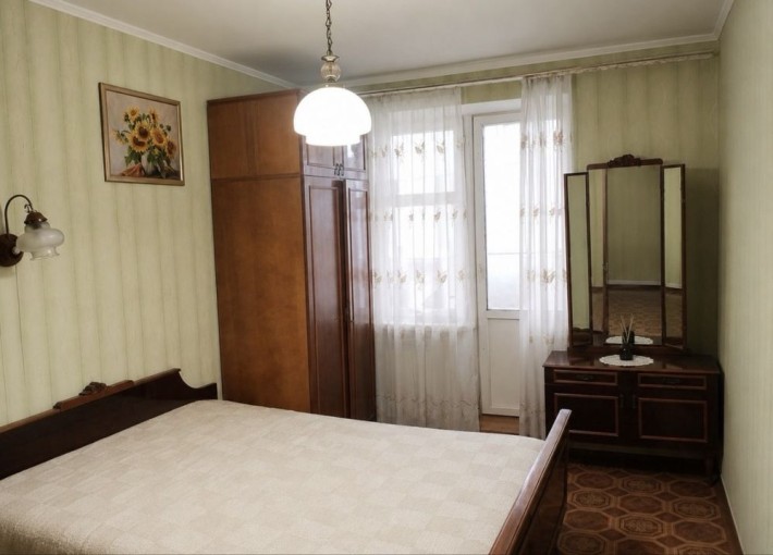 Продам 4 кімнатну квартиру - фото 1