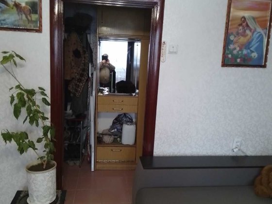 Продається  2  кімнатна  квартира  з  євроремонтом 50 м  2 поверх Полонное