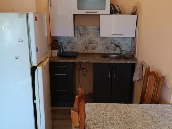 Продам квартиру,житловий стан. Електрика три фази. Газ. Вода центральна. Каналізація септик. Всі зру Олешин
