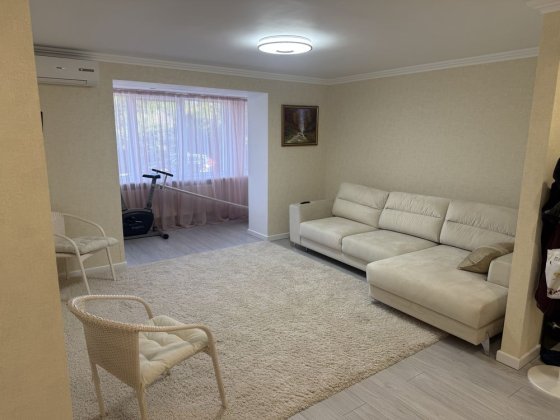 Продам 3-кімн. квартиру перший поверх Корсунь-Шевченківський