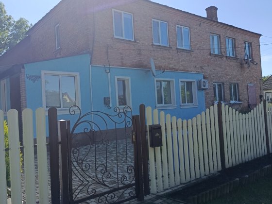 Квартира двокімнатна з  ІНДИВІДУАЛЬНИМ ГАЗОВИМ ОПАЛЕННЯМ,(Черкаська обл.м.Звенигородка) Звенигородка