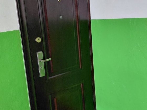 Продам  трикімнатну квартиру Новгород-Северский