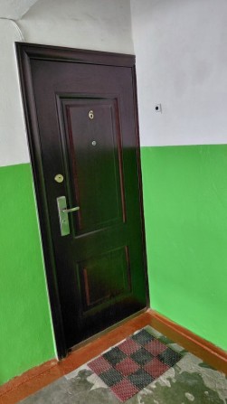 Продам  трикімнатну квартиру - фото 1