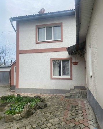 Продається — квартира із магазином у центрі Вижниці - фото 1