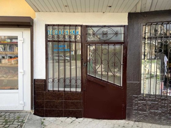 Здам в оренду магазина, м.Сторожинець, вул. Миколи Амосова (Некрасова), 7б Сторожинець