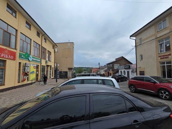 Комерційне приміщення  м.Глибока Глибока