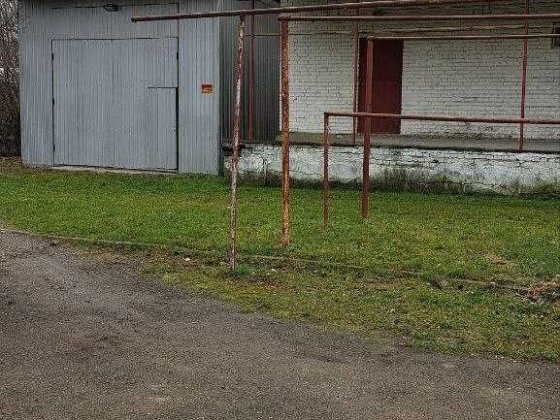 Автомийка, склад з рампою, сховище Лужаны