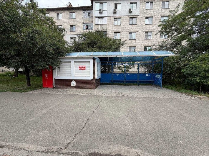 Оренда МАФу на діючій зупинці громадського транспорту | прохідне місце - фото 1
