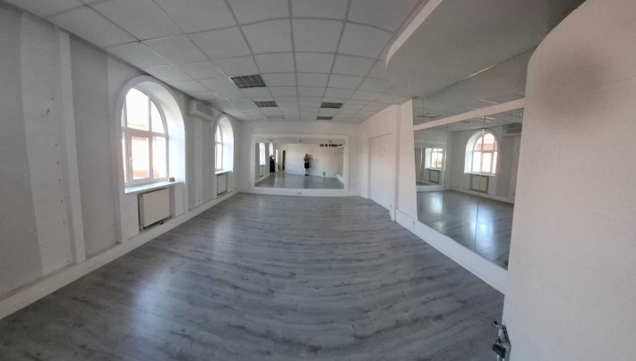 Оренда комерційного приміщення 81 м² у районі Клініки - фото 1